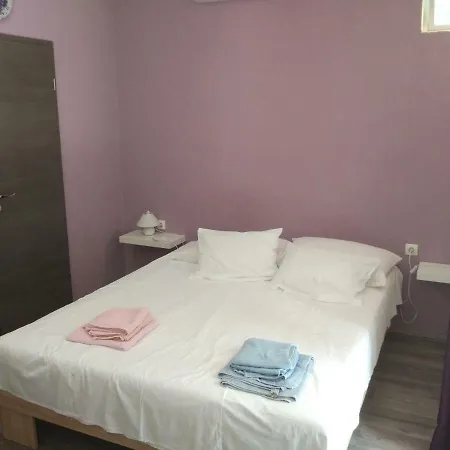 Tome Apartament *